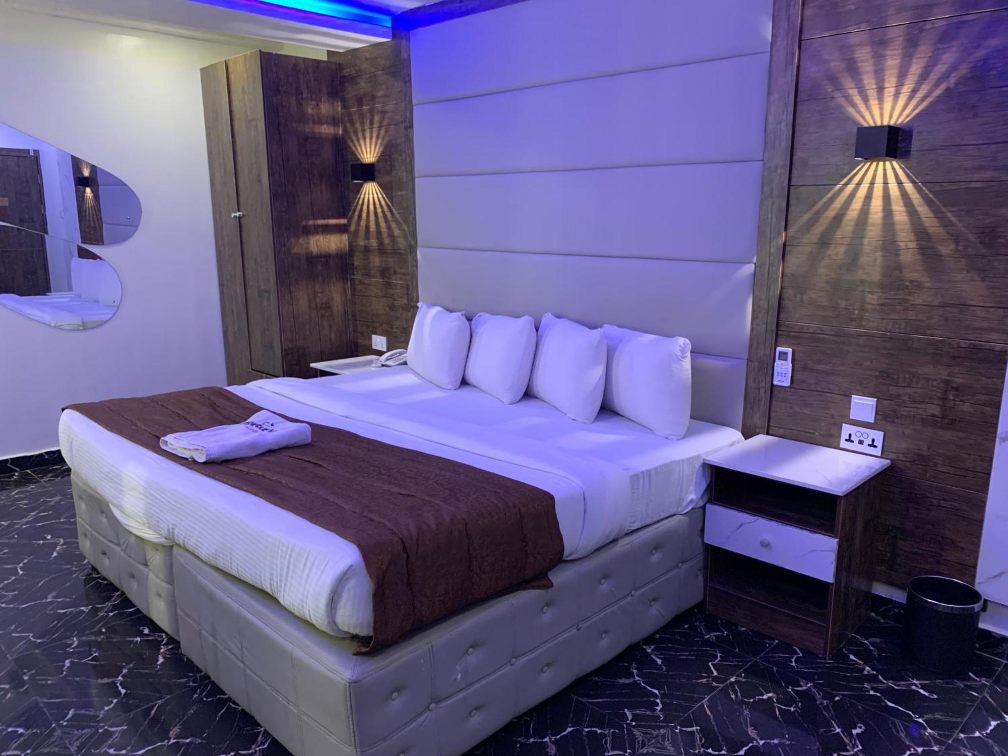 Presken Kuramo Waters Hotel Лагос Екстериор снимка